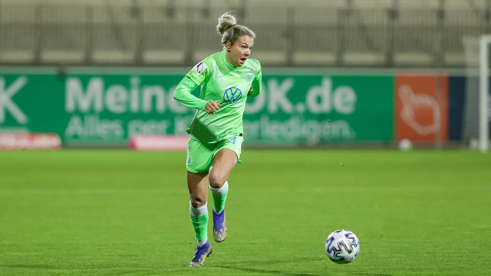 Jakabfi Zsanett korábbi válogatott labdarúgó, a VFL Wolfsburg színeiben 6x német bajnok, 2x Bajnokok Ligája győztes.